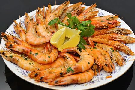 Пивная креветка жареная