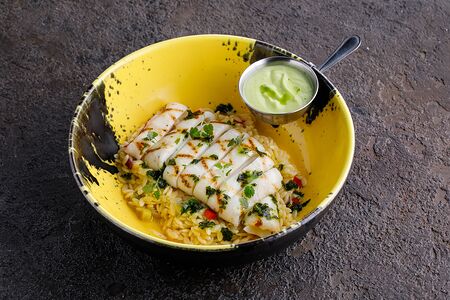 Кальмар на гриле с орзо