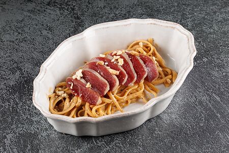 Паста с вяленой уткой в перечном соусе