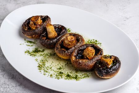 Шампиньоны на мангале