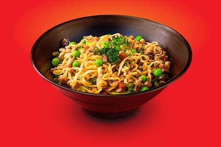 Нудлс с овощами