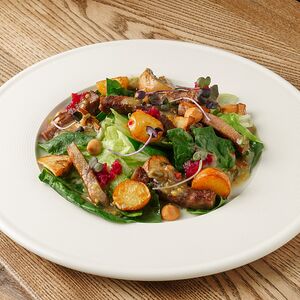 Салат с языком, картофелем и шампиньонами