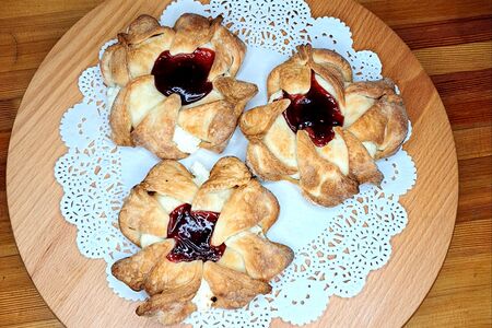 Слойка с творогом