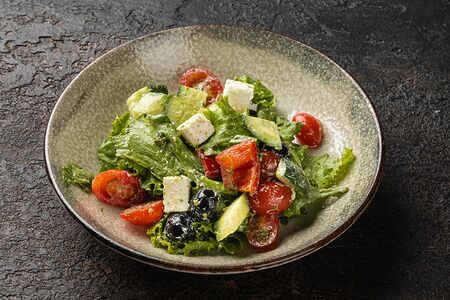 Греческий с песто 