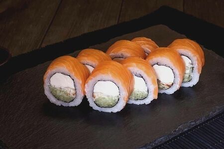 Филадельфия с лососем и угрем