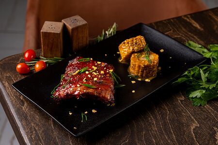 Ребрышки под имбирным соусом барбекю