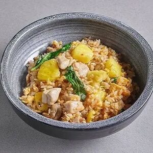 Тайский рис с курицей и ананасом