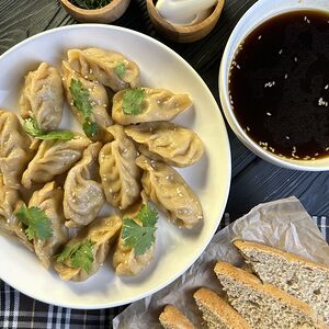 Уйгурские пельмени с бульоном