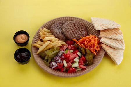 Шаверма Сытная на тарелке с котлетами из мраморной говядины 