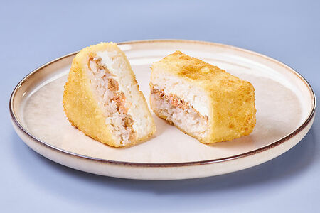 Онигири темпура с лососем терияки