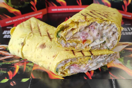 Лаваш-ролл с курицей сырный