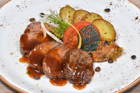 Нежная Говяжья вырезка в кофейном 