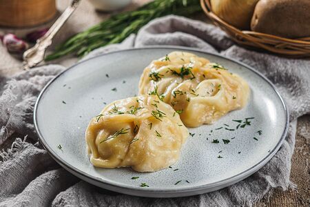 Манты с курицей и сыром фета