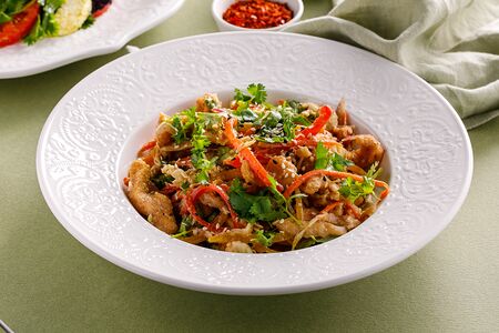 Тайский салат с курицей