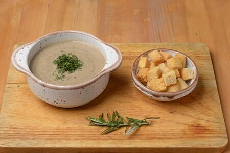 Суп крем грибной