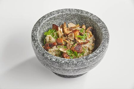 Картофель, толченый на углях с миксом грибов и трюфелем