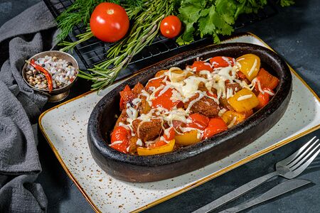 Гювеч из баранины и телятины