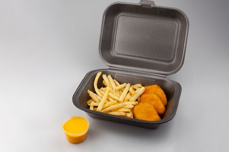 Снэк-бокс Картошка, наггетсы, соус