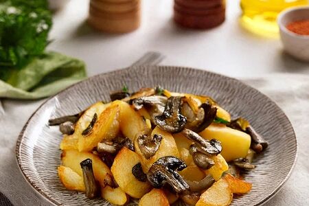 Картофель жареный с грибами