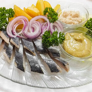 Селёдочка с лучком