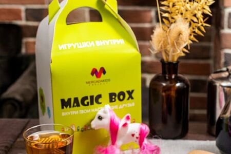 Magic Box с наггетсами и игрушкой для девочки