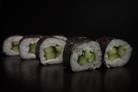 Ролл с огурцом