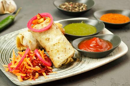 Чикен катхи ролл