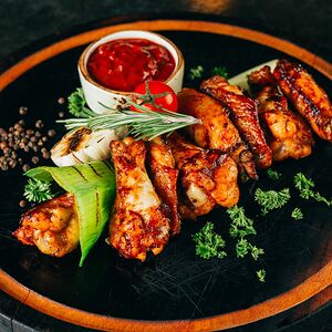 Острые куриные крылышки во фритюре