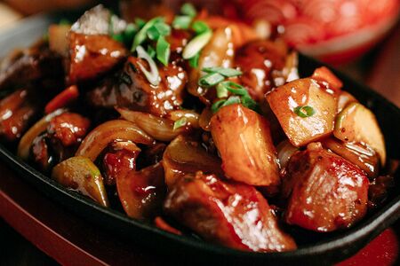 Жарёха из свинины с овощами