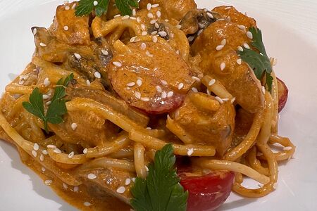Паста Том ям с курицей и грибами