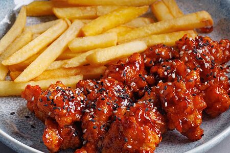 Курица попкорн с картошкой фри