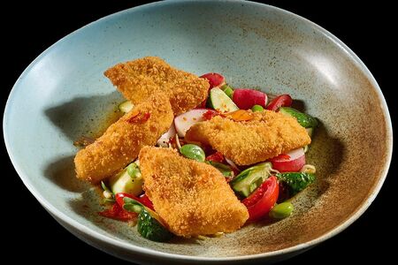 Хрустящий судак в азиатском стиле  