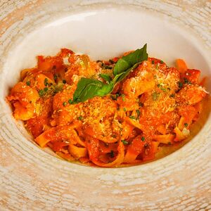 Тальятелле с креветками и соленым лимоном