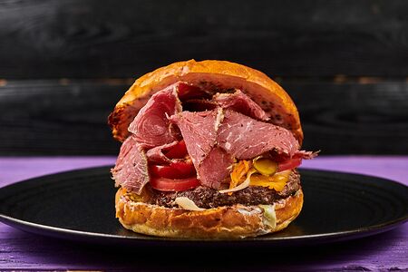 Пастрами бургер