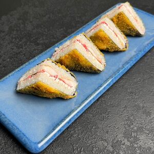 Онигири с креветкой 