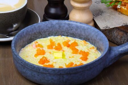 Каша пшенная с тыквой и медом