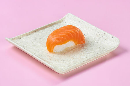 Суши с лососем