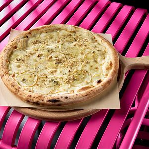 Пицца Груша-горгонзола 