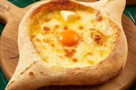 Хачапури по-аджарски