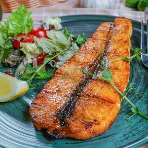 Стейк из лосося на гриле