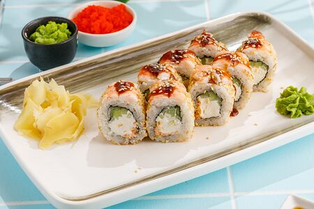 Ролл со спайси-креветкой