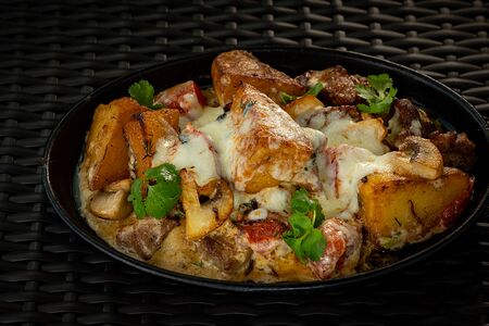 Сковорода с цыпленком