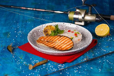 Стейк из семги на гриле с рисом