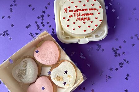 Набор десертов Бенто-торт белый и ассорти муссовых десертов