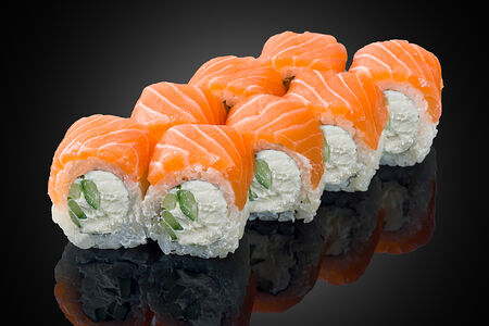 Ролл Филадельфия классическая (Лосось с трех сторон) 8 шт