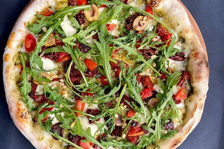 Вяленые томаты с рукколой