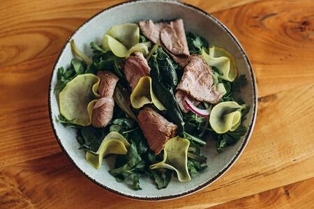 Салат с телятиной