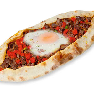 Пиде с мясом и яйцом