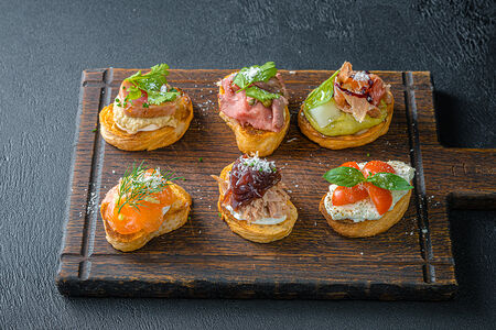 Ассорти мини-брускетт