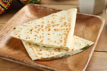 Сырная лепёшка